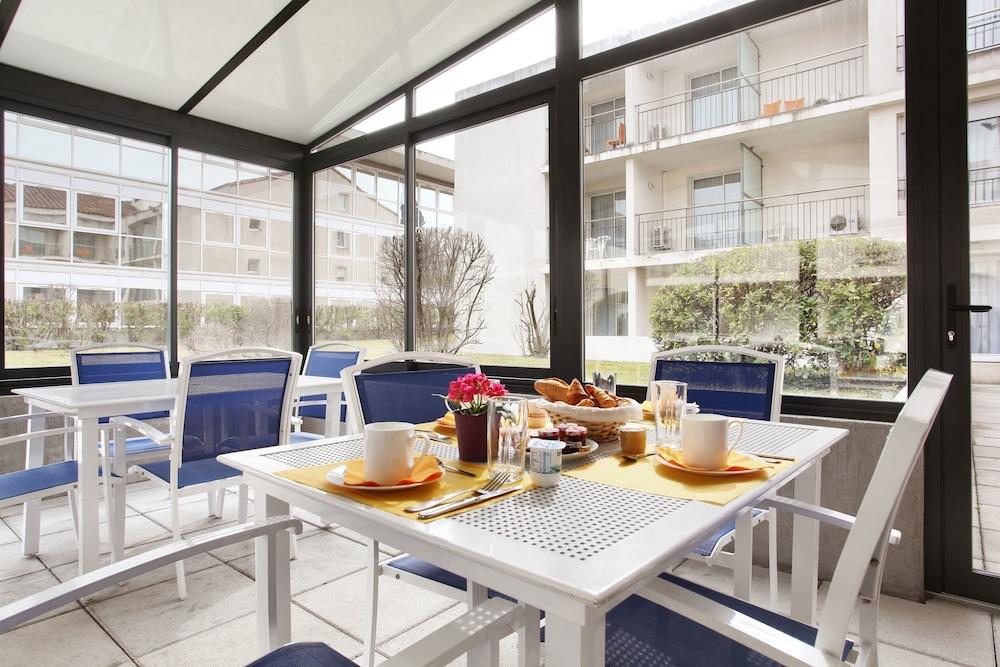 آيكس أومبروفينس Appart Hotel Odalys City Aix En Provence Le Clos De La Chartreuse المظهر الخارجي الصورة